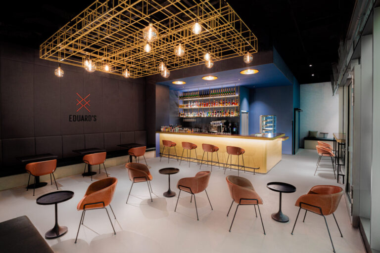 Eduard's Tages- und Cocktailbar