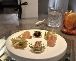Verschiedene Amuse Gueule im Schwarzreiter Fine Dining in München